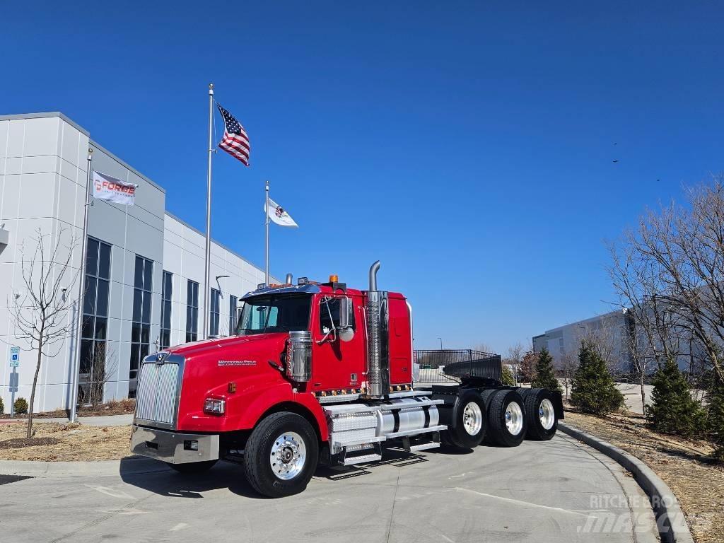 Western Star 4900 SB Prime Movers