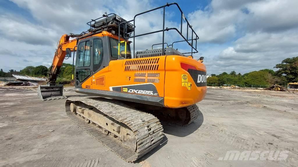 Doosan DX 225 LC Crawler excavators