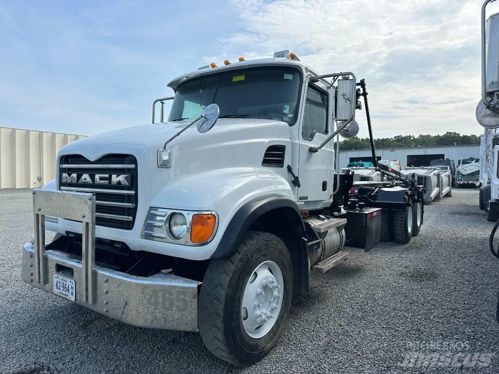 Mack CV 713 Demountable trucks