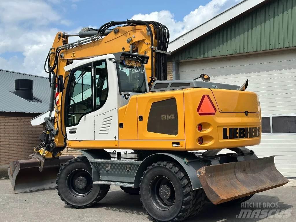 Liebherr A914 Wheeled excavators