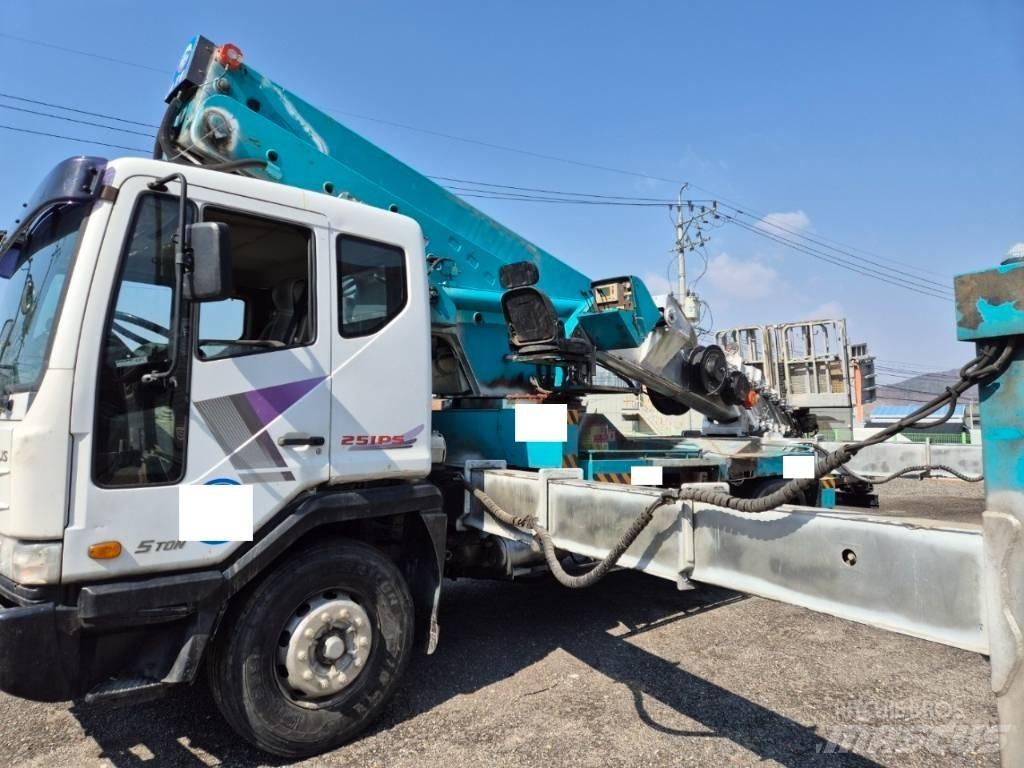 Horyong SKY450 Truck mounted platforms