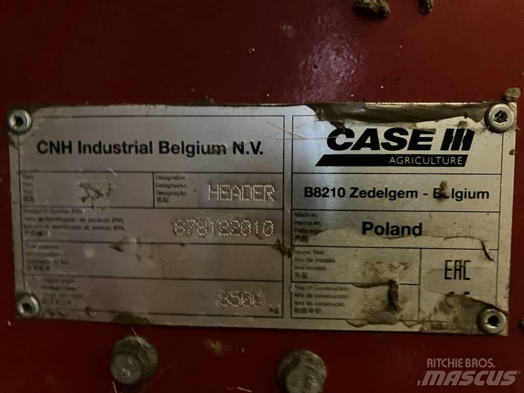 Case IH Axial 8240 Combine harvesters