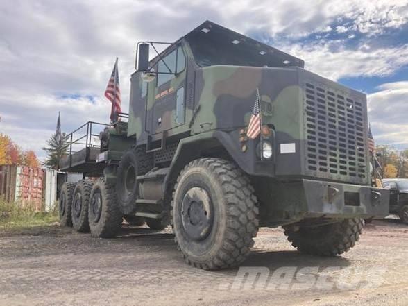 Oshkosh M1070 Prime Movers