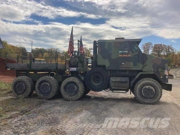Oshkosh M1070 Prime Movers