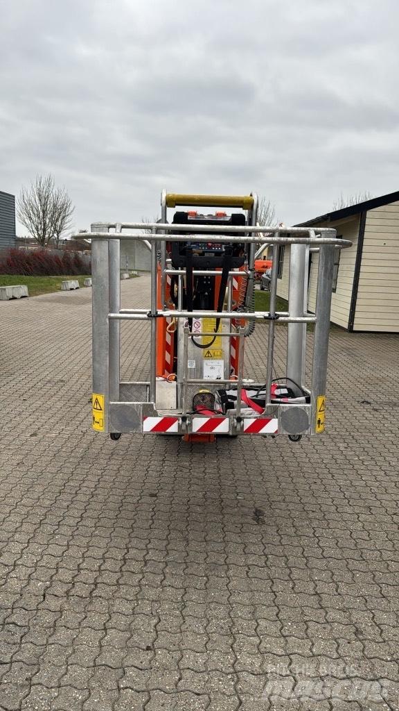 JLG X 20 J Plus Articulated boom lifts