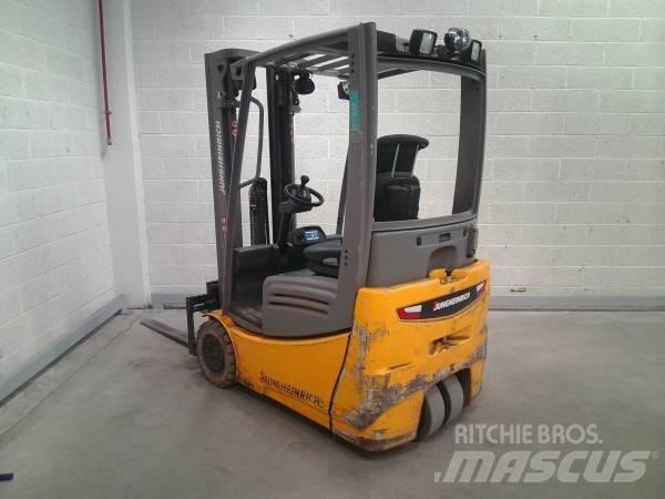Jungheinrich EFG 215 Electric forklift trucks