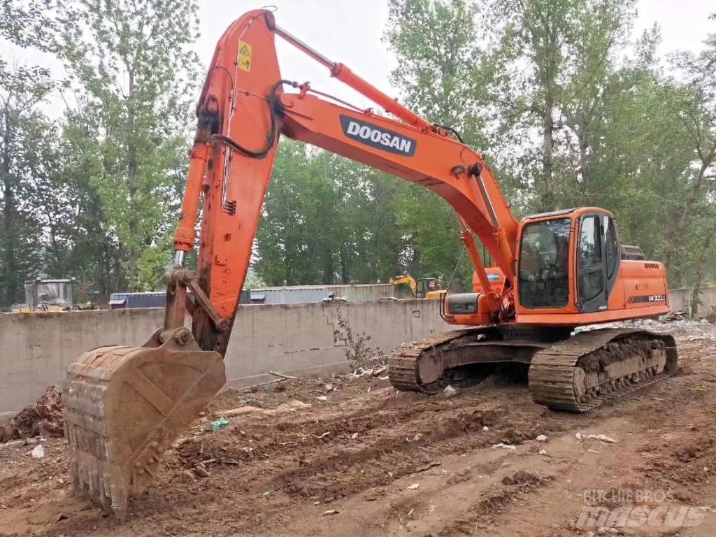 Doosan DX 300 LC Crawler excavators