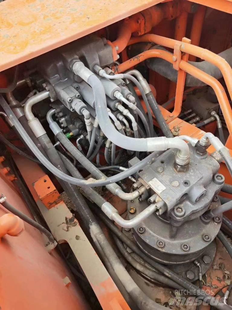 Doosan DX 300 LC Crawler excavators