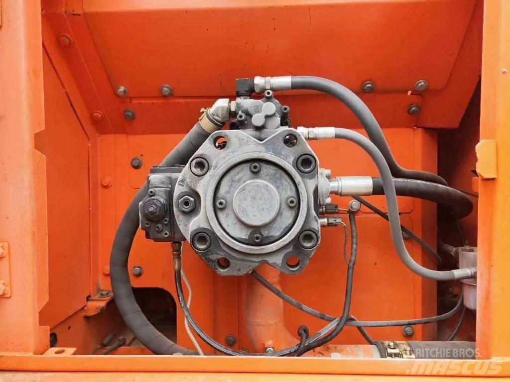 Doosan DX 300 LC Crawler excavators