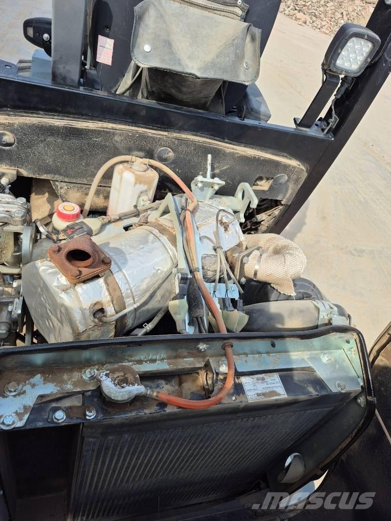 GiANT V 452 T HD Mini loaders