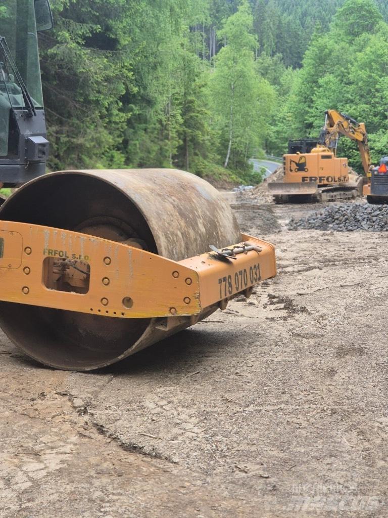 CAT CS 56 Single drum rollers