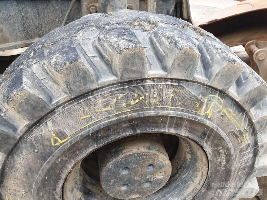 Komatsu PW180-7 Wheeled excavators