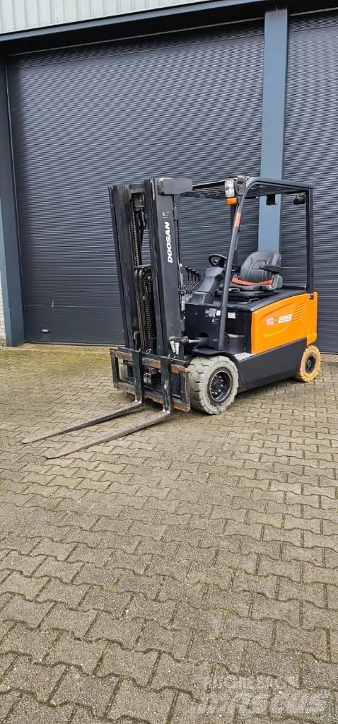 Doosan B 25 X-7 Electric forklift trucks