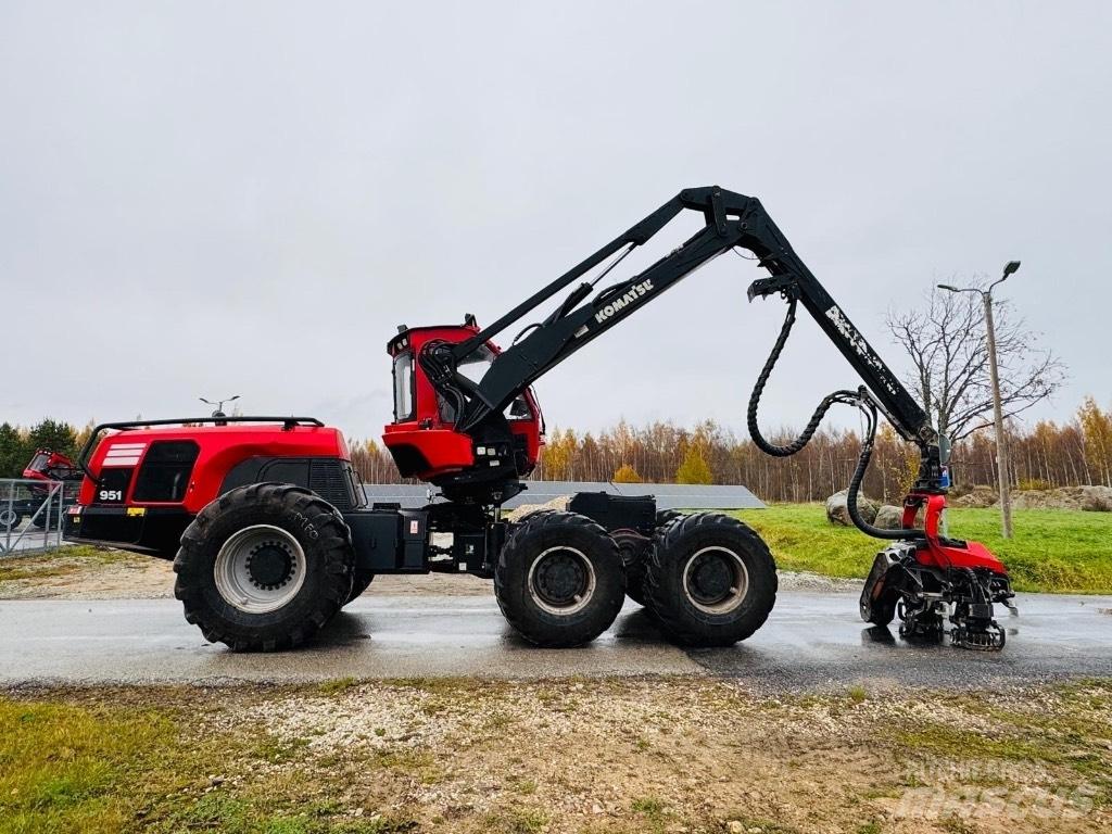 Komatsu 951 Harvesters