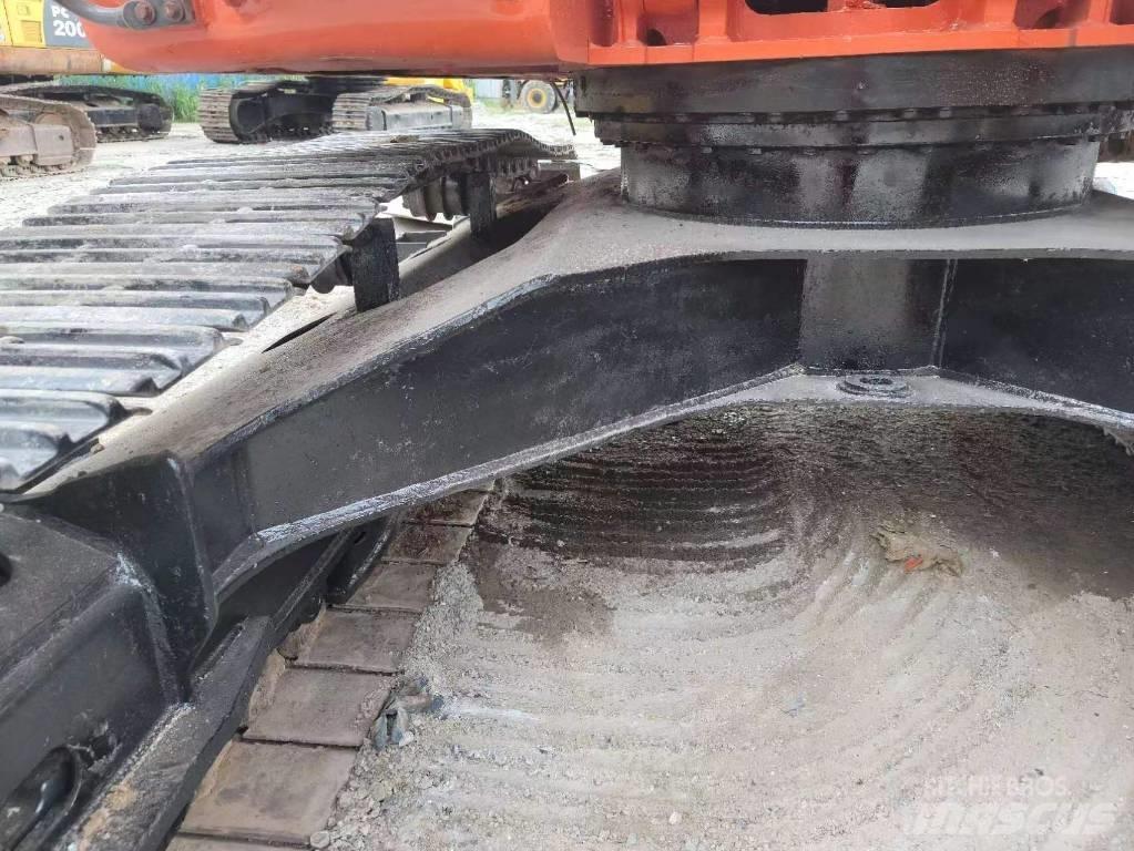 Doosan DX 225 LC Crawler excavators