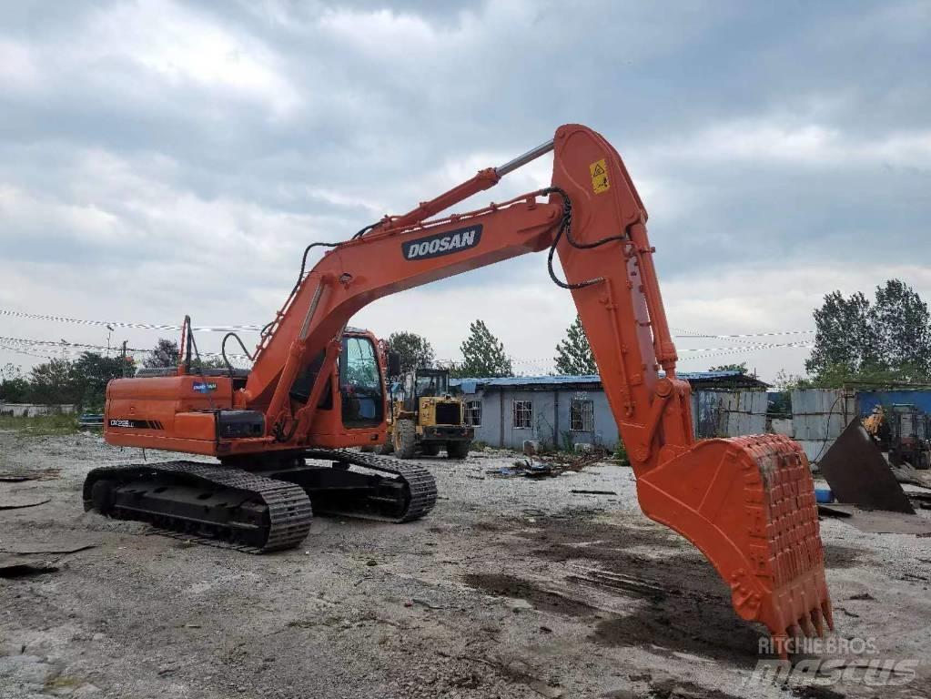 Doosan DX 225 LC Crawler excavators