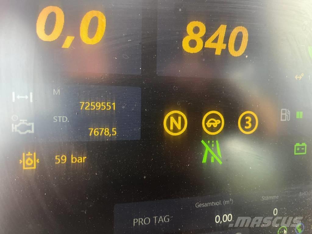 Komatsu 931 XC Harvesters