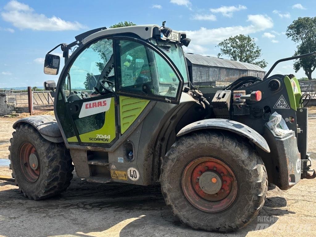 CLAAS Scorpion 7044 Telehandlers