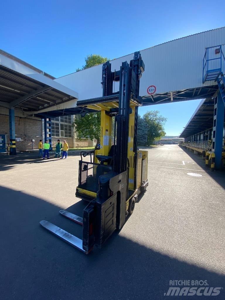 Hyster C1.0 Narrow aisle truck