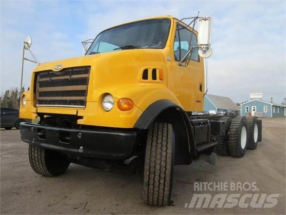 Sterling L7500 Chassis Cab trucks