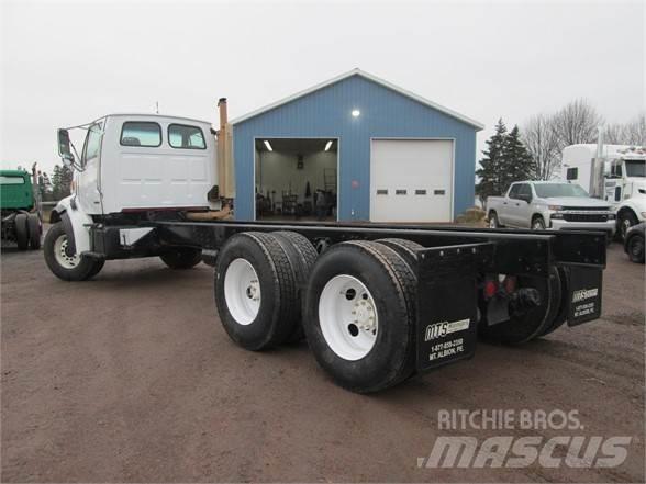 Sterling L9500 Chassis Cab trucks