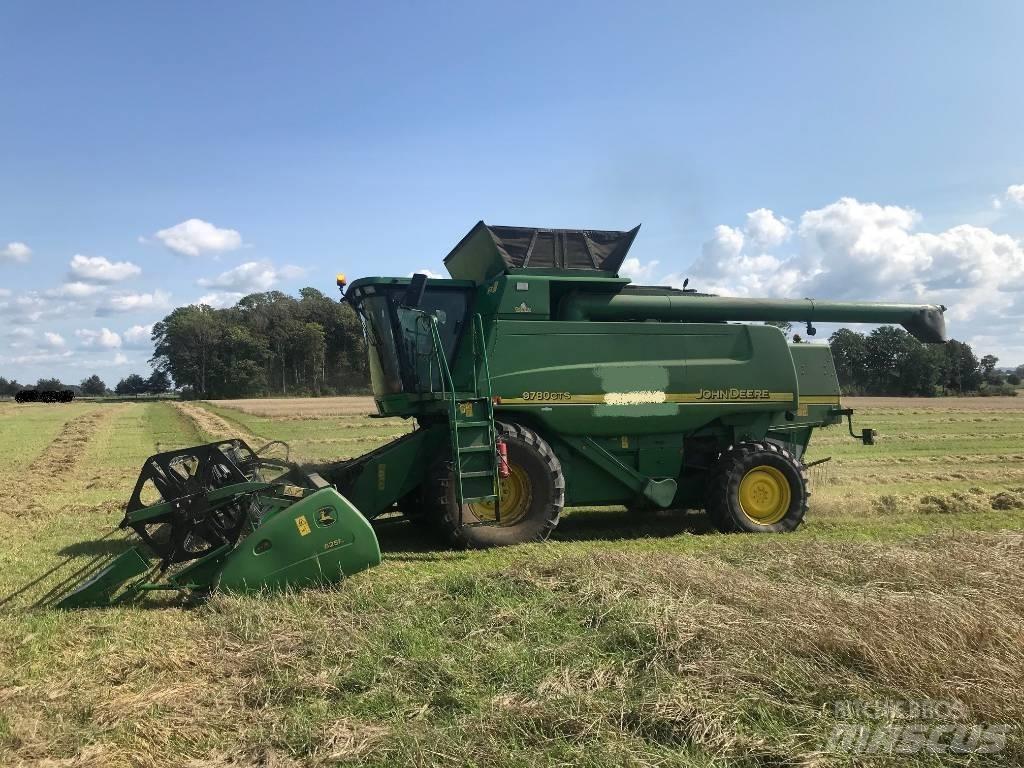 John Deere 9780 CTS Combine harvesters
