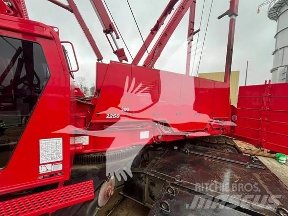 Manitowoc 2250 Track mounted cranes