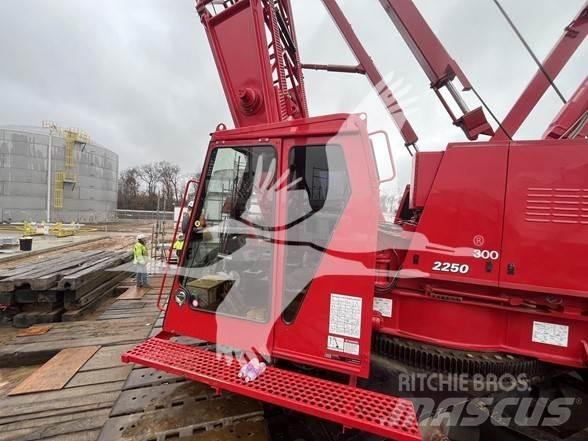 Manitowoc 2250 Track mounted cranes