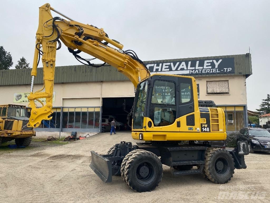 Komatsu PW 148-8 Wheeled excavators