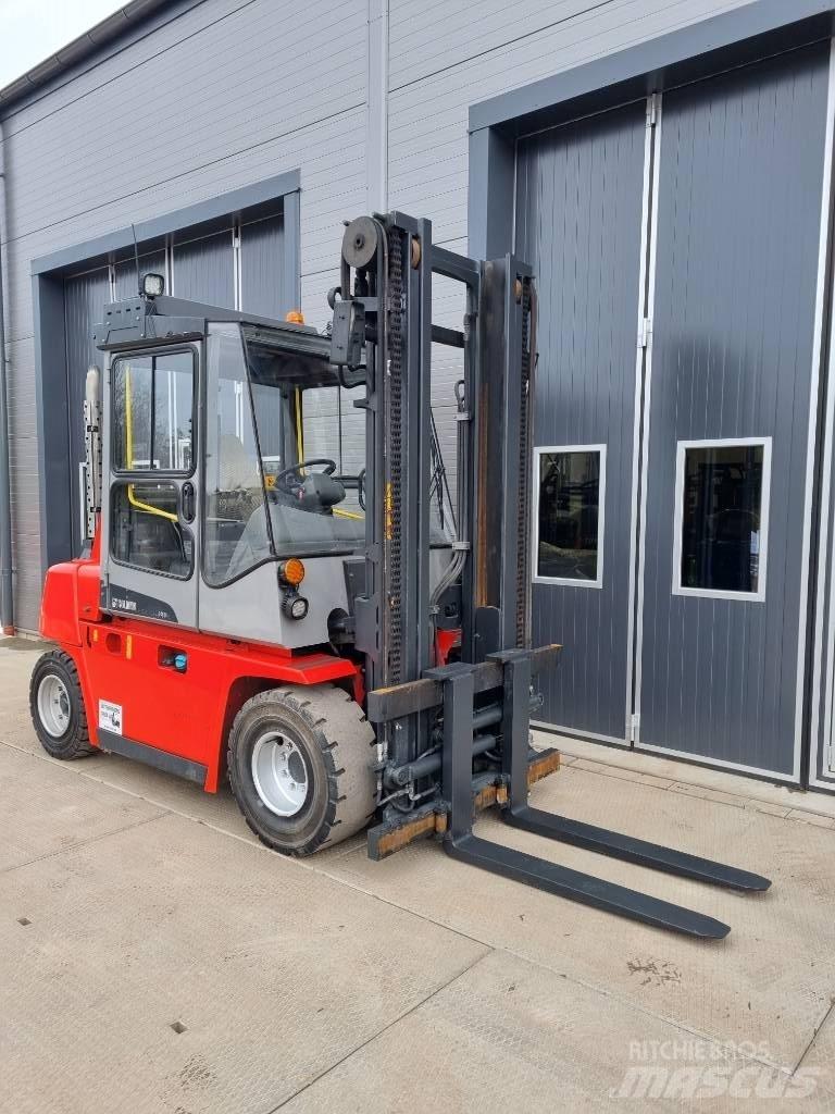 Kalmar DCE 55-6 Diesel trucks
