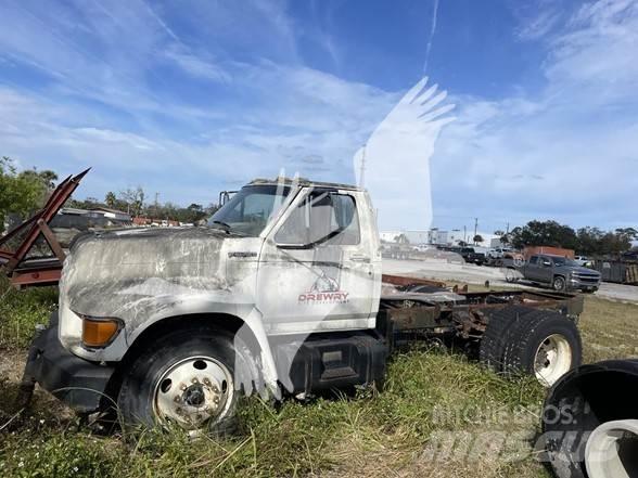 Ford F800 Chassis Cab trucks