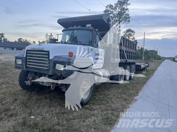 Mack RD688S Tipper trucks