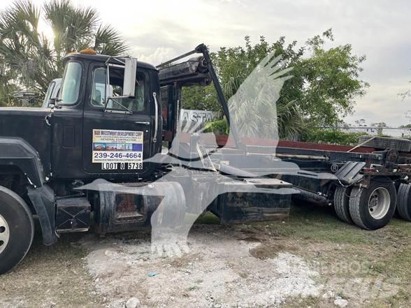Mack RD688S Waste trucks