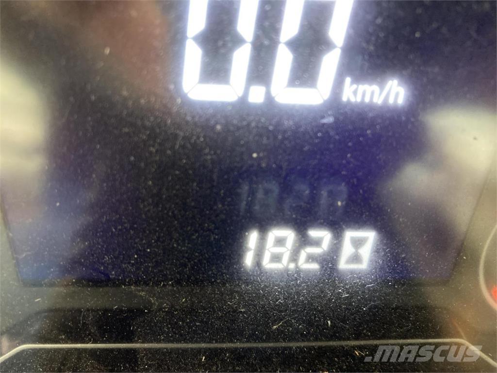 John Deere 5090M Tractors