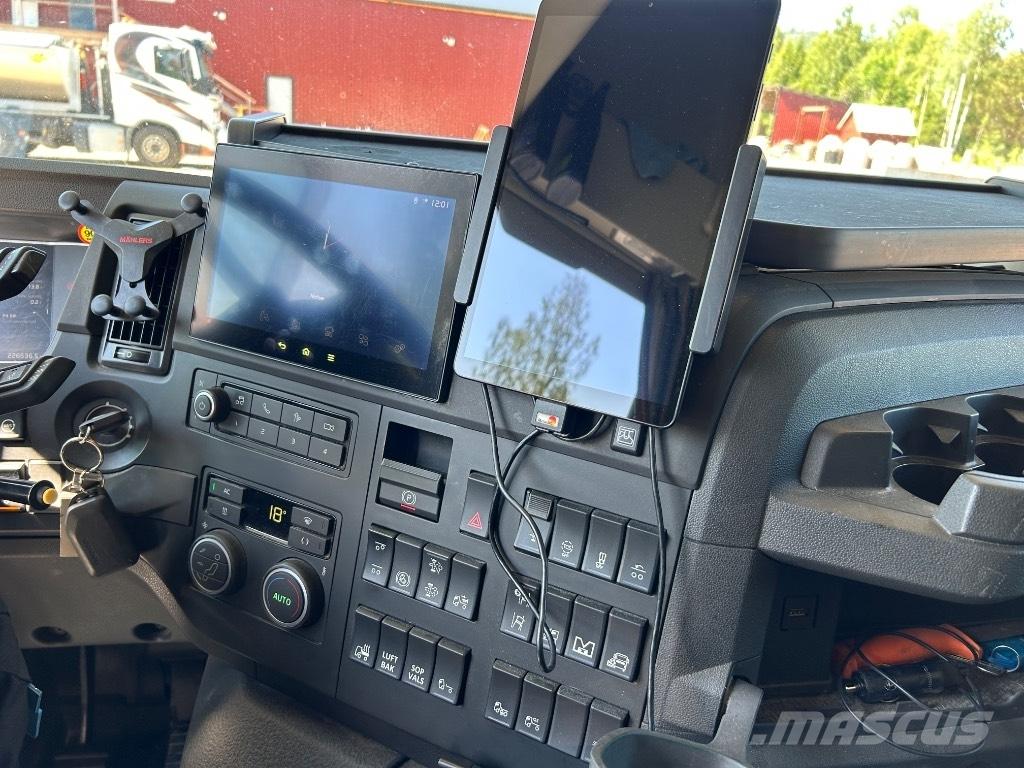 Volvo FMX 540 Tipper trucks