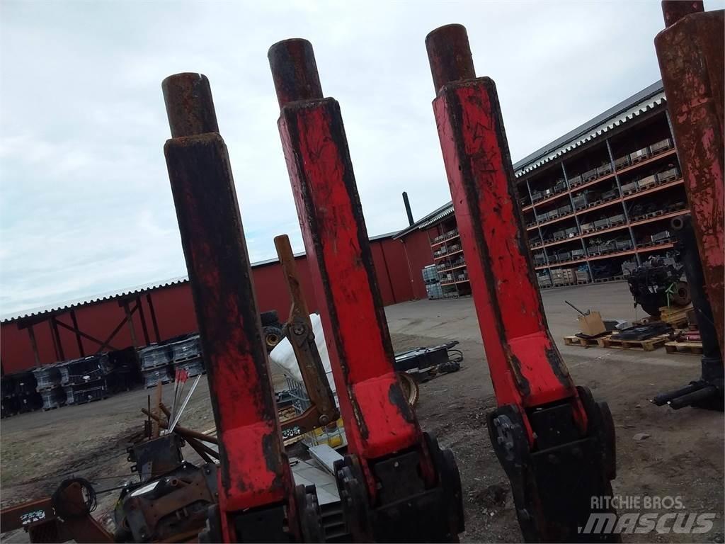 Komatsu 895 Other components