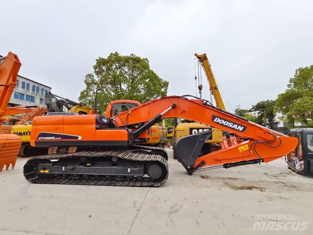 Doosan DX 225 LC Crawler excavators