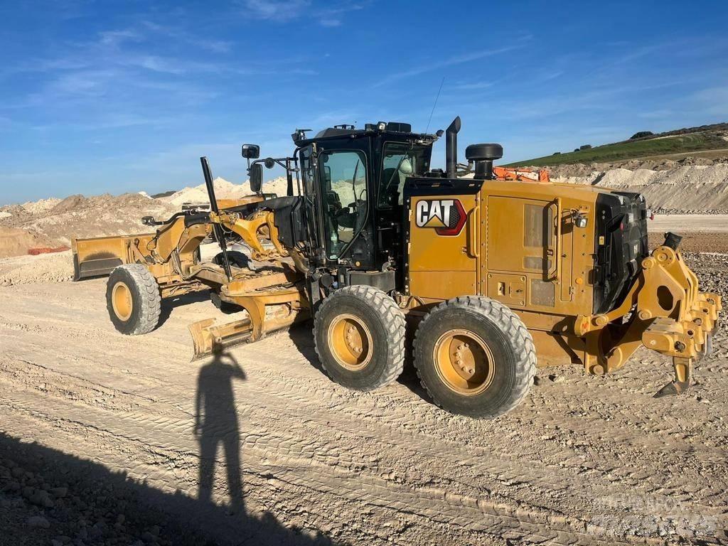 CAT 150 Graders