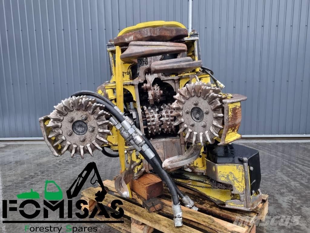 John Deere H413 Harvester heads