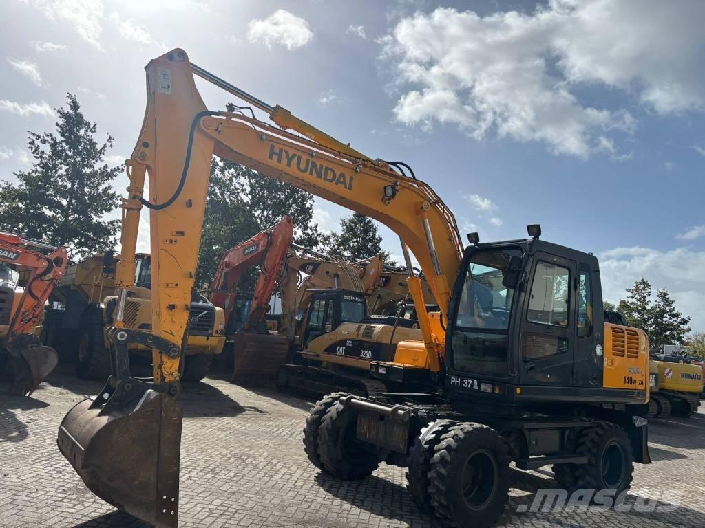 Hyundai 140W-7A Wheeled excavators