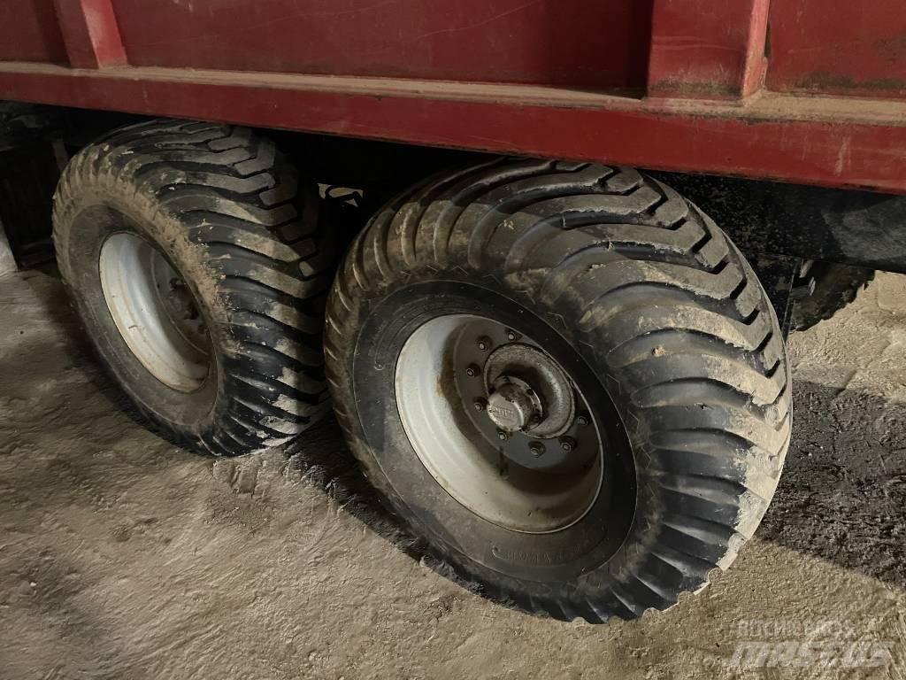 Western 18 T Tipper trucks