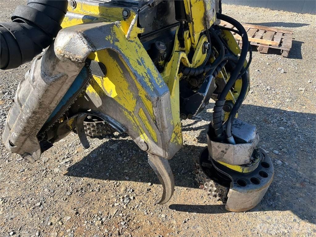 John Deere H480C Harvester heads