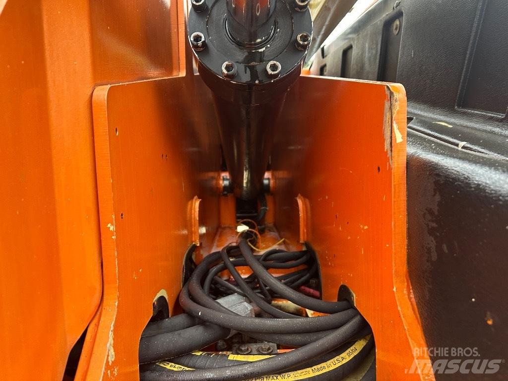JLG 660 SJ Telescopic boom lifts
