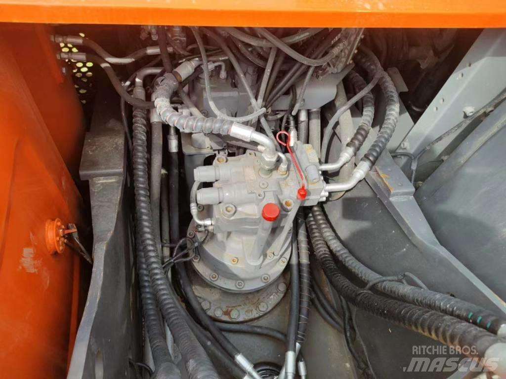 Hitachi ZX200 Crawler excavators