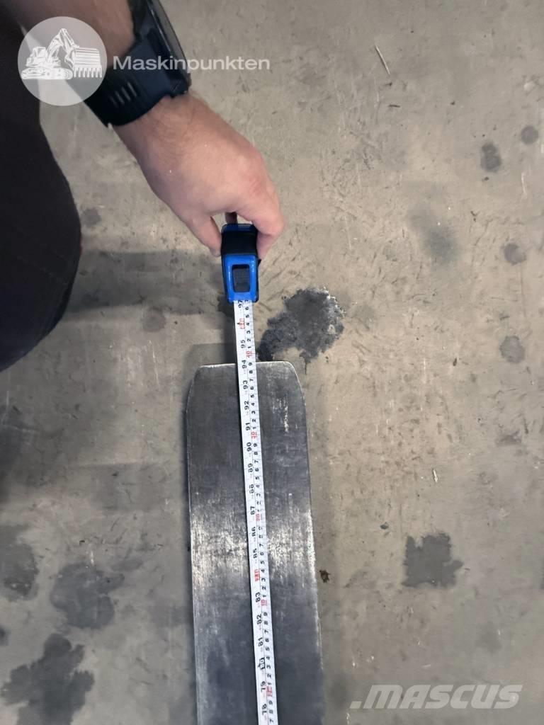 Kalmar DCE 80-6 Diesel trucks