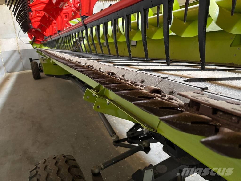 CLAAS LEXION 8800 TT Combine harvesters