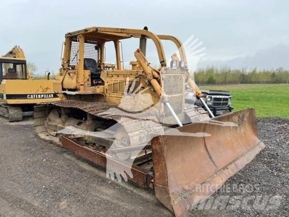 Komatsu D65P-7 Crawler dozers