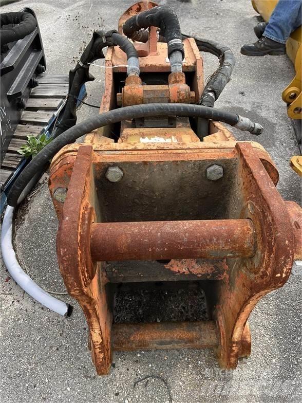 NPK  Skid steer loaders