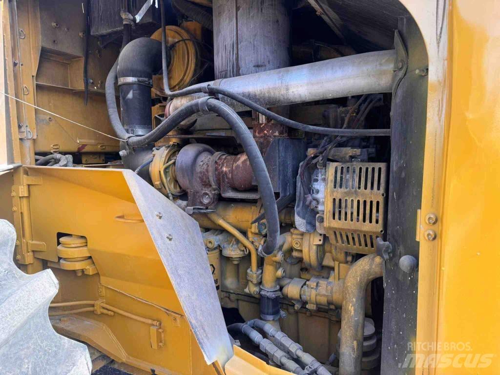CAT RM 300 Asphalt recycling