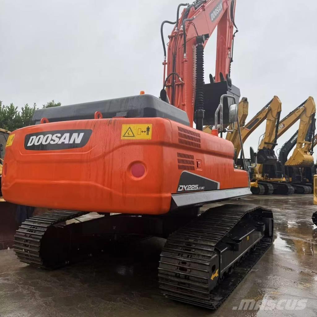 Doosan DX 225 Crawler excavators